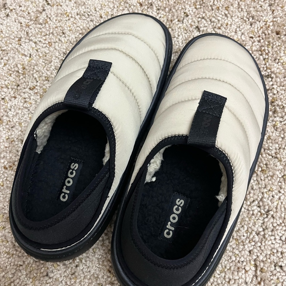 NWOT Crocs Classic Puff Moc Women's11 Men's 9 Moth - Picture 3 of 4